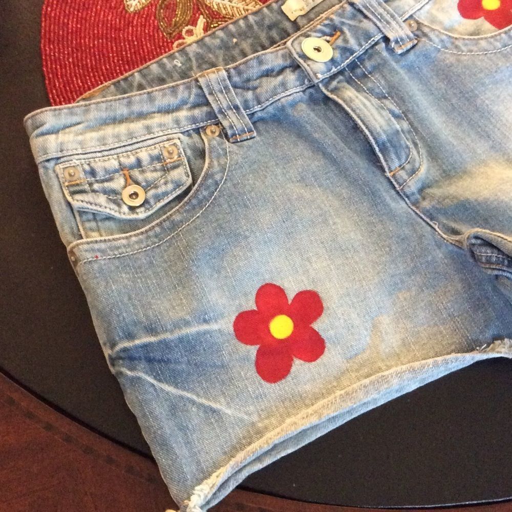 👀 💞SO hand painted shorts - Picture 2 of 6